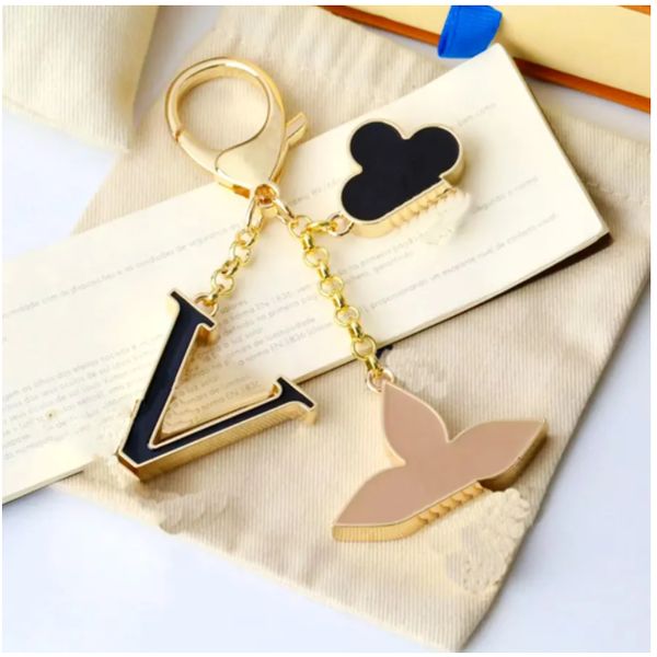 Luxury designers keychains Letters with diamonds designers keychain top Car Key Chain Women Buckle jewelry Keyring Bags Pendant Exquisite Gift 985 - Fashion Accessories - yakudashop
